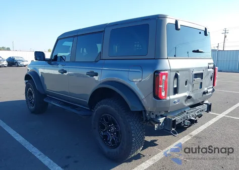 2023 Ford Bronco Wildtrak z USA, uszkodzony, nr VIN 1FMEE5DP3PLB31570